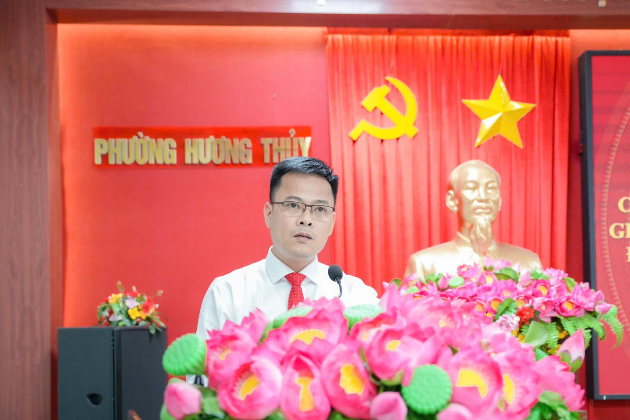Ông Trương Nhật Quang - Phó Bí thư Đảng ủy, Chủ tịch UBND phường phát biểu tại sự kiện. 