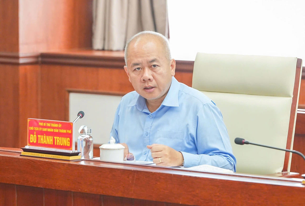 Chủ tịch UBND TP Hải Phòng Đỗ Thành Trung phát biểu tại cuộc họp (Ảnh: Cổng TTĐT Hải Phòng)