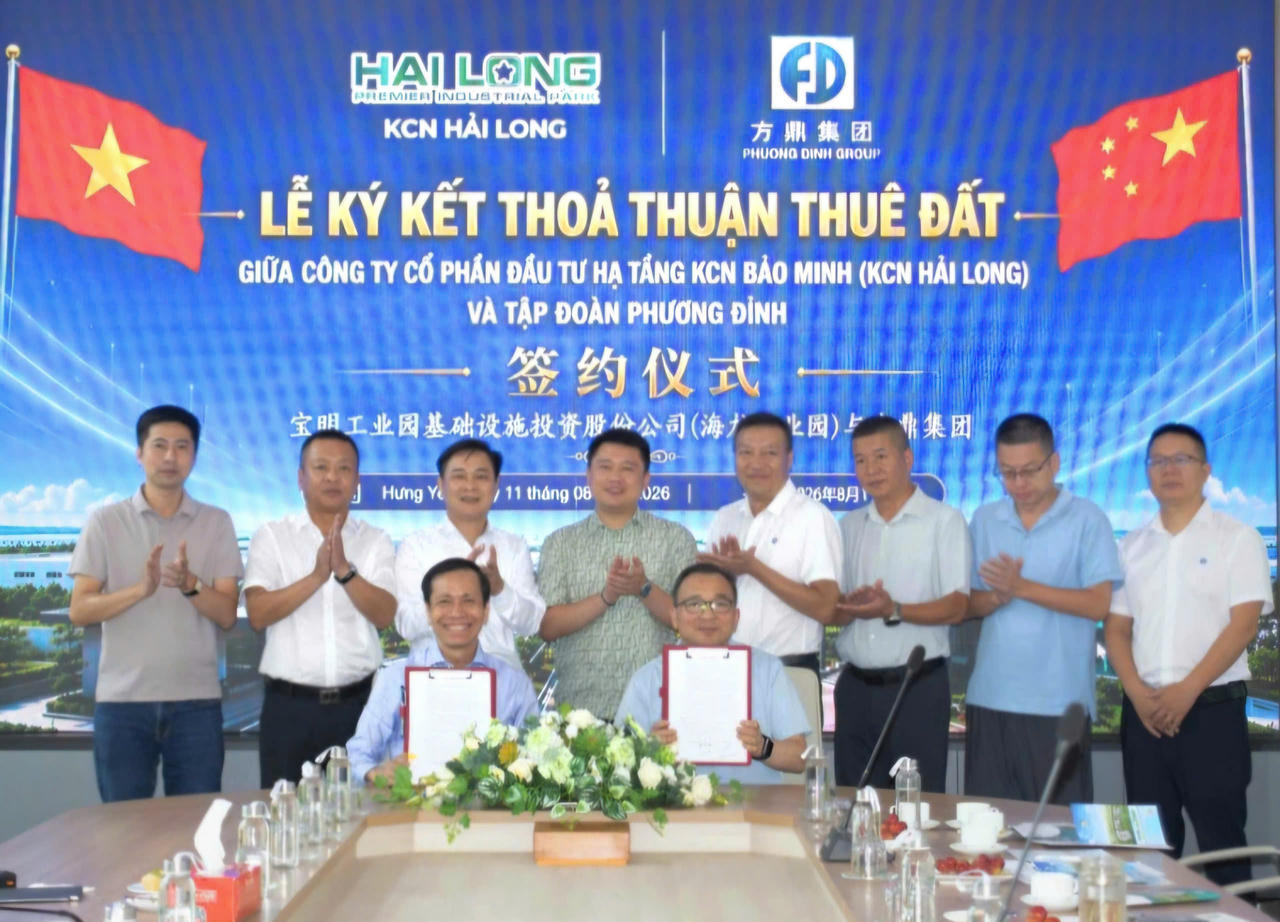  Đại diện Tập đoàn Phương Đỉnh và Công ty Cổ phần Đầu tư Hạ tầng Khu công nghiệp Bảo Minh ký kết thỏa thuận hợp tác tại KCN Hải Long ngày 11/8/2026. (Ảnh: Khu CNBM)