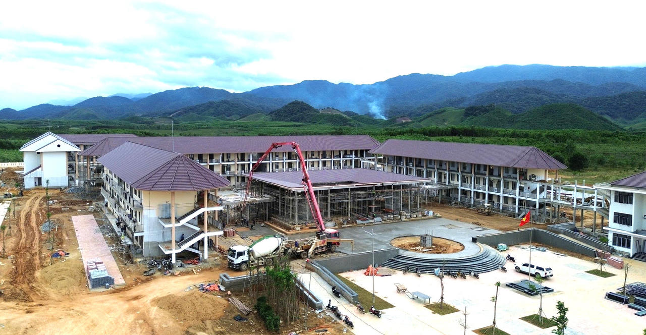 Các trường liên cấp ở A Lưới tăng tốc về đích trước năm học mới