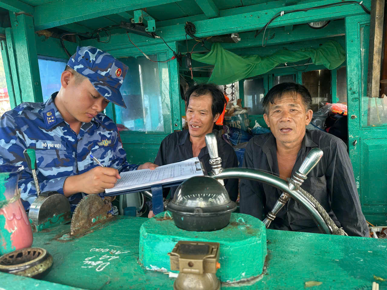 Chủ tàu cá BV-92580-TS vi phạm quy định chống khai thác IUU, bị xử phạt gần 400 triệu đồng 