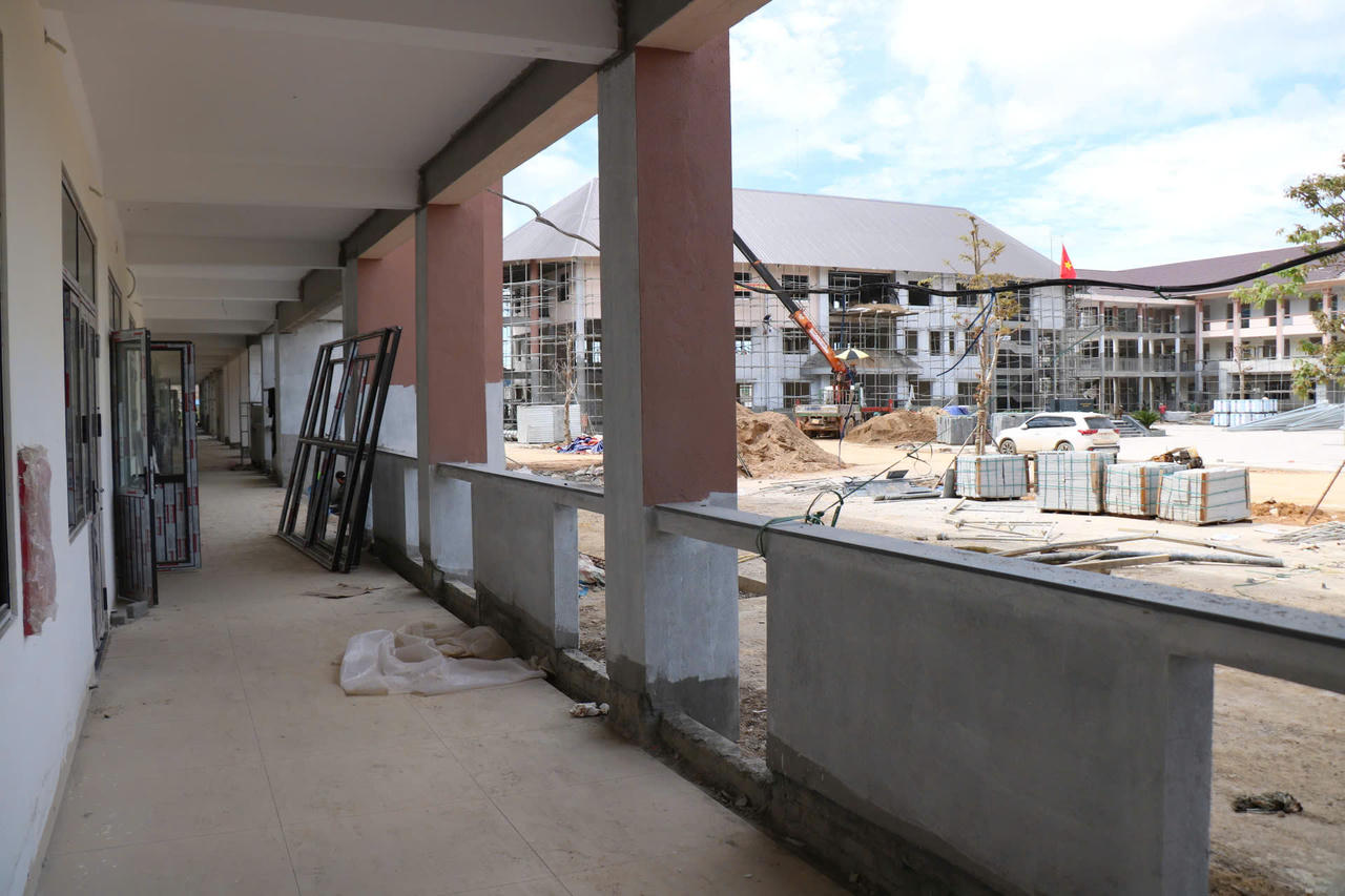 Các trường liên cấp ở A Lưới tăng tốc về đích trước năm học mới