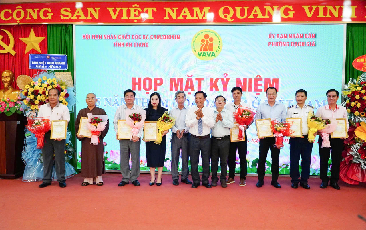 BTL Vùng Cảnh sát biển 4 chung tay xoa dịu nỗi đau da cam