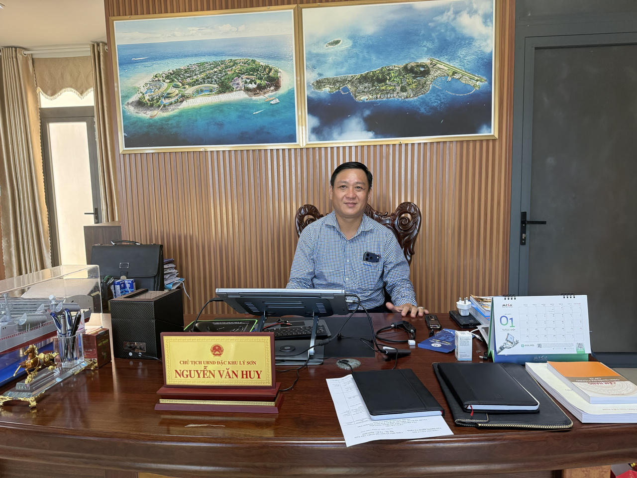 Phó Bí thư Đảng ủy, Chủ tịch UBND đặc khu Lý Sơn Nguyễn Văn Huy (ảnh Vân Anh)