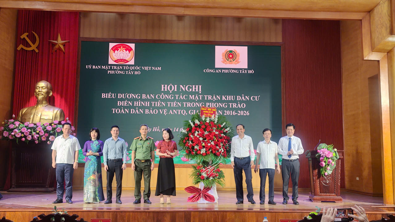 Tây Hồ biểu dương những điển hình tiên tiến trong phong trào Toàn dân bảo vệ an ninh Tổ quốc