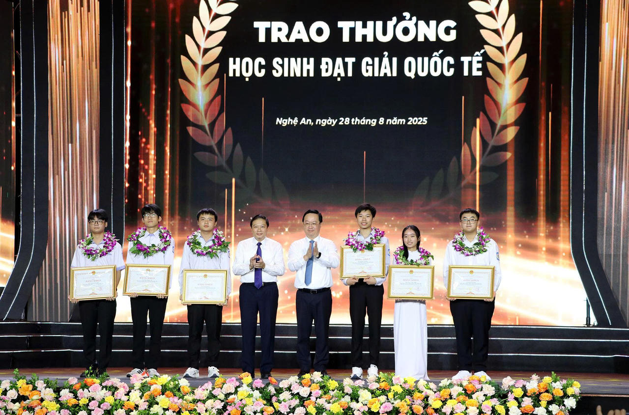 Nhiều chính sách hỗ trợ, ưu đãi phát triển giáo dục Nghệ An
