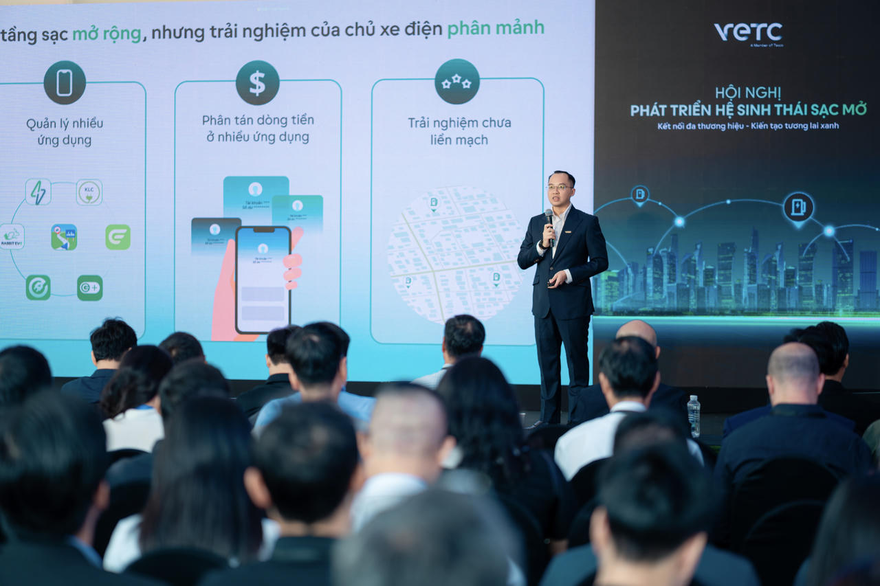 Ông Trần Nguyễn Ngọc Thành - Tổng giám đốc VETC Digital trình bày tham luận tại sự kiện. Ảnh: VETC