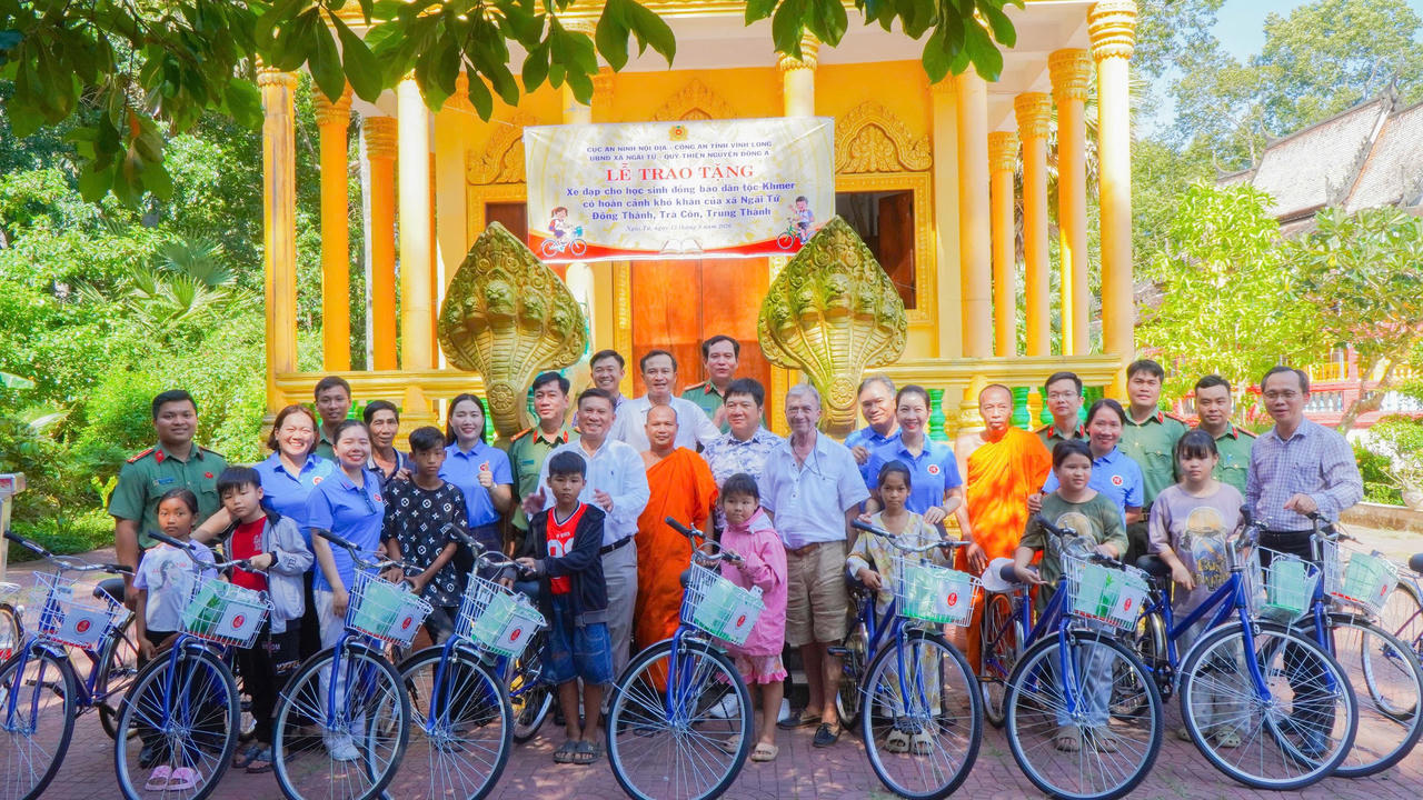 Cục An ninh nội địa - Bộ Công an lan tỏa nghĩa tình, chăm lo cho học sinh nghèo đồng bào dân tộc
