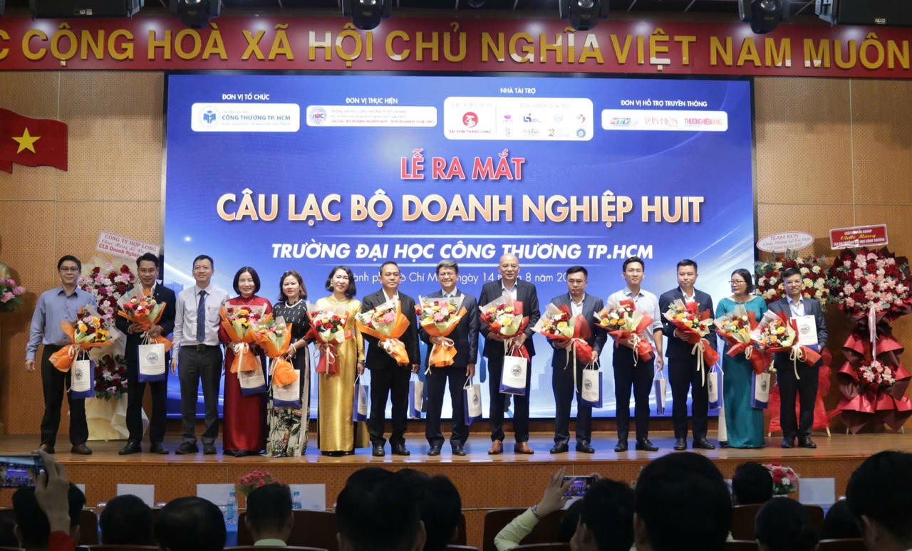 Ra mắt Ban Chấp hành HBC. (Ảnh: Lê Tú)