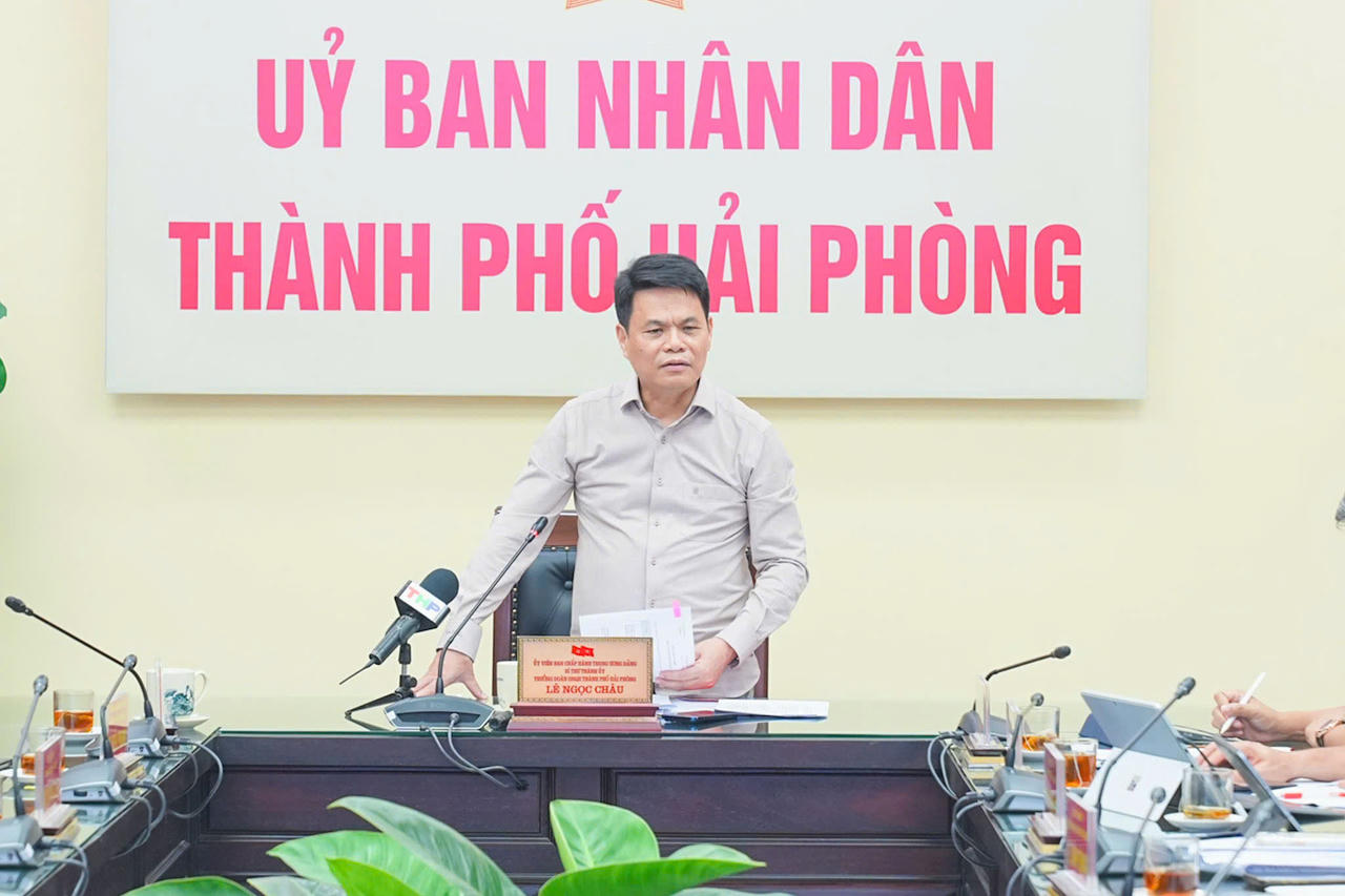 Bí thư Thành ủy phát biểu chỉ đạo tại cuộc làm việc. (Ảnh Cổng TTĐT Hải Phòng)