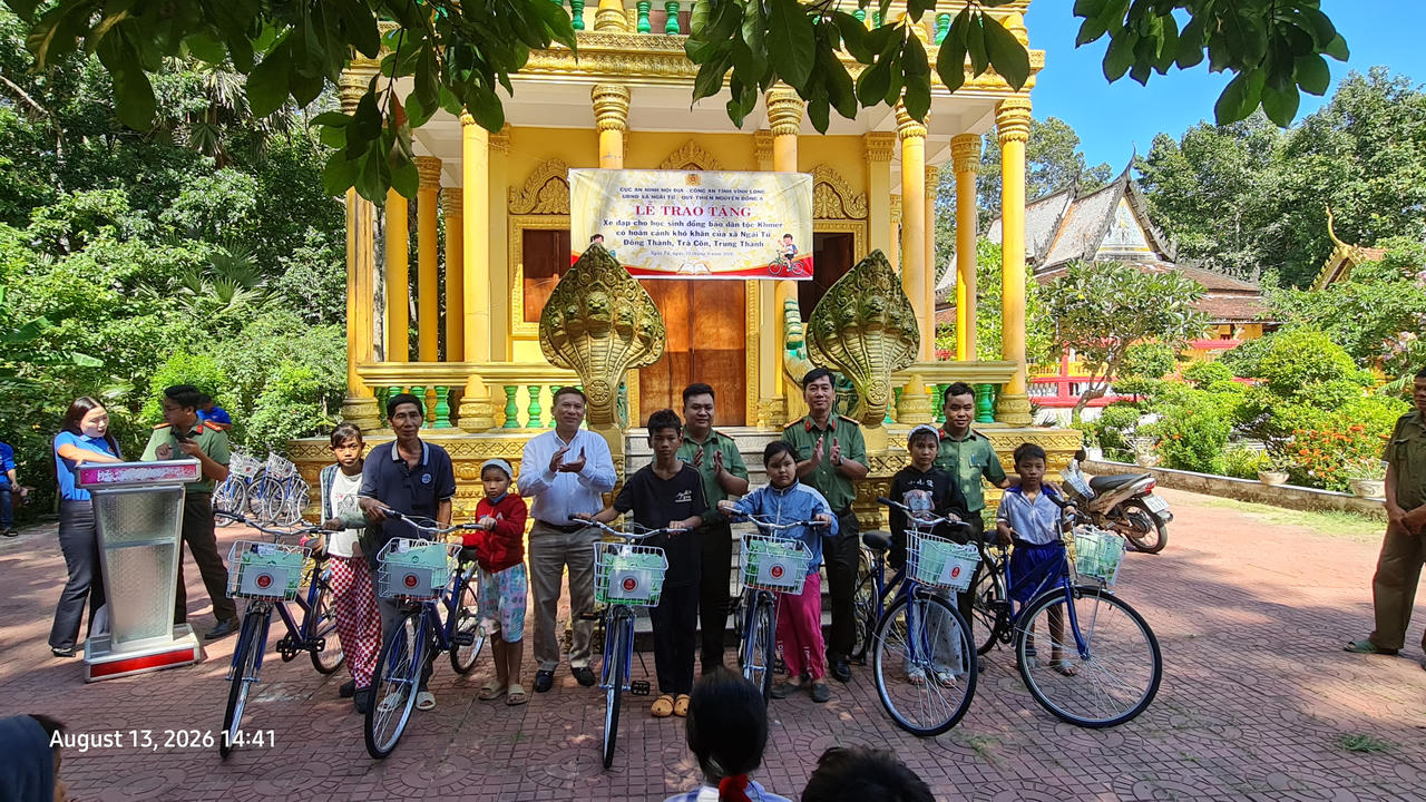 Cục An ninh nội địa - Bộ Công an lan tỏa nghĩa tình, chăm lo cho học sinh nghèo đồng bào dân tộc