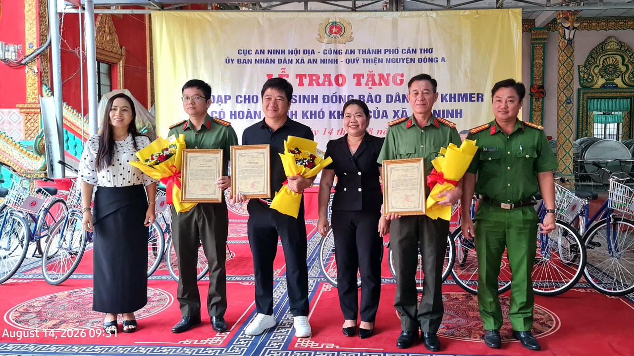 Cục An ninh nội địa - Bộ Công an lan tỏa nghĩa tình, chăm lo cho học sinh nghèo đồng bào dân tộc