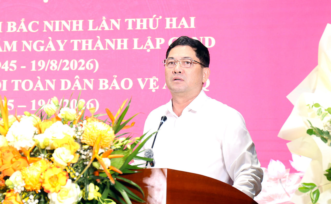 Bí thư Tỉnh ủy Nguyễn Hồng Thái phát biểu tại buổi gặp mặt. (Ảnh Cổng TTĐT Bắc Ninh)