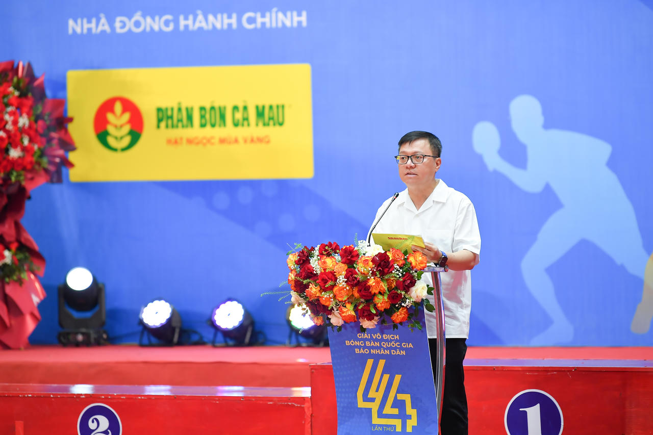  Ông Lê Quốc Minh - Ủy viên Trung ương Đảng, Tổng Biên tập Báo Nhân Dân, Phó Trưởng ban Tuyên giáo Trung ương, Chủ tịch Hội Nhà báo Việt Nam phát biểu tại lễ Bế mạc. (Ảnh Đông Bắc)