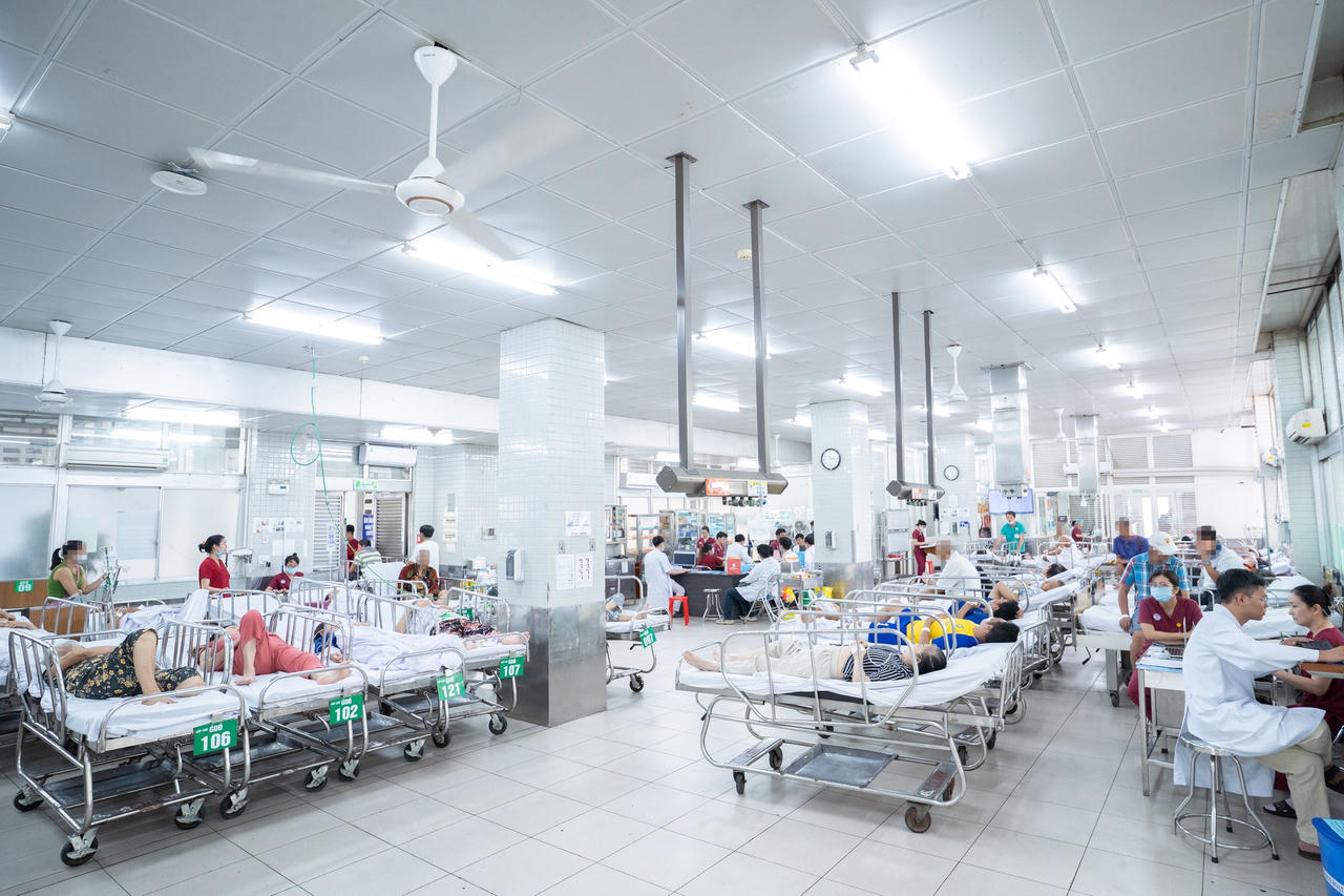 TP Hồ Chí Minh: Không để gánh nặng tài chính cản bước chân người thầy thuốc tương lai