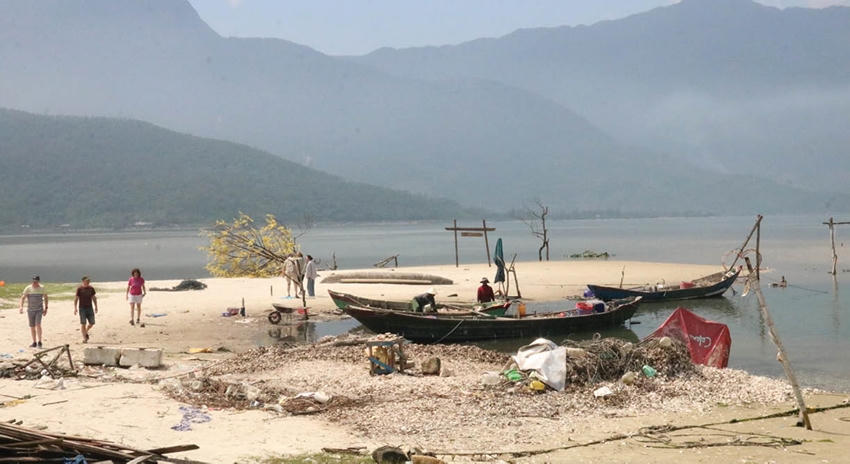 Hoạt động nuôi trồng thủy sản trên đầm Lập An cũng sẽ được tổ chức, sắp xếp lại.(Ảnh: H.Phúc)