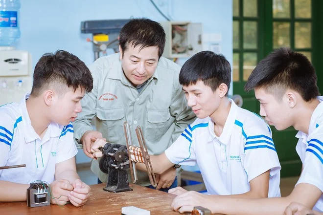 Lần đầu tiên giáo viên trung học nghề có hệ thống chức danh riêng
Lần đầu tiên giáo viên trung học nghề có hệ thống chức danh riêng
