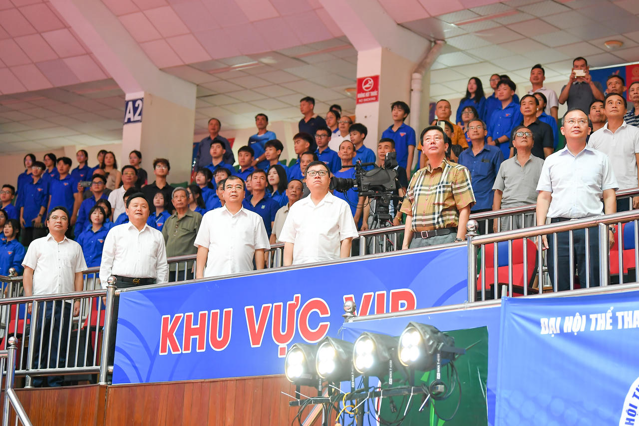 Các đại biểu tham dự lễ Bế mạc. (Ảnh Đông Bắc)