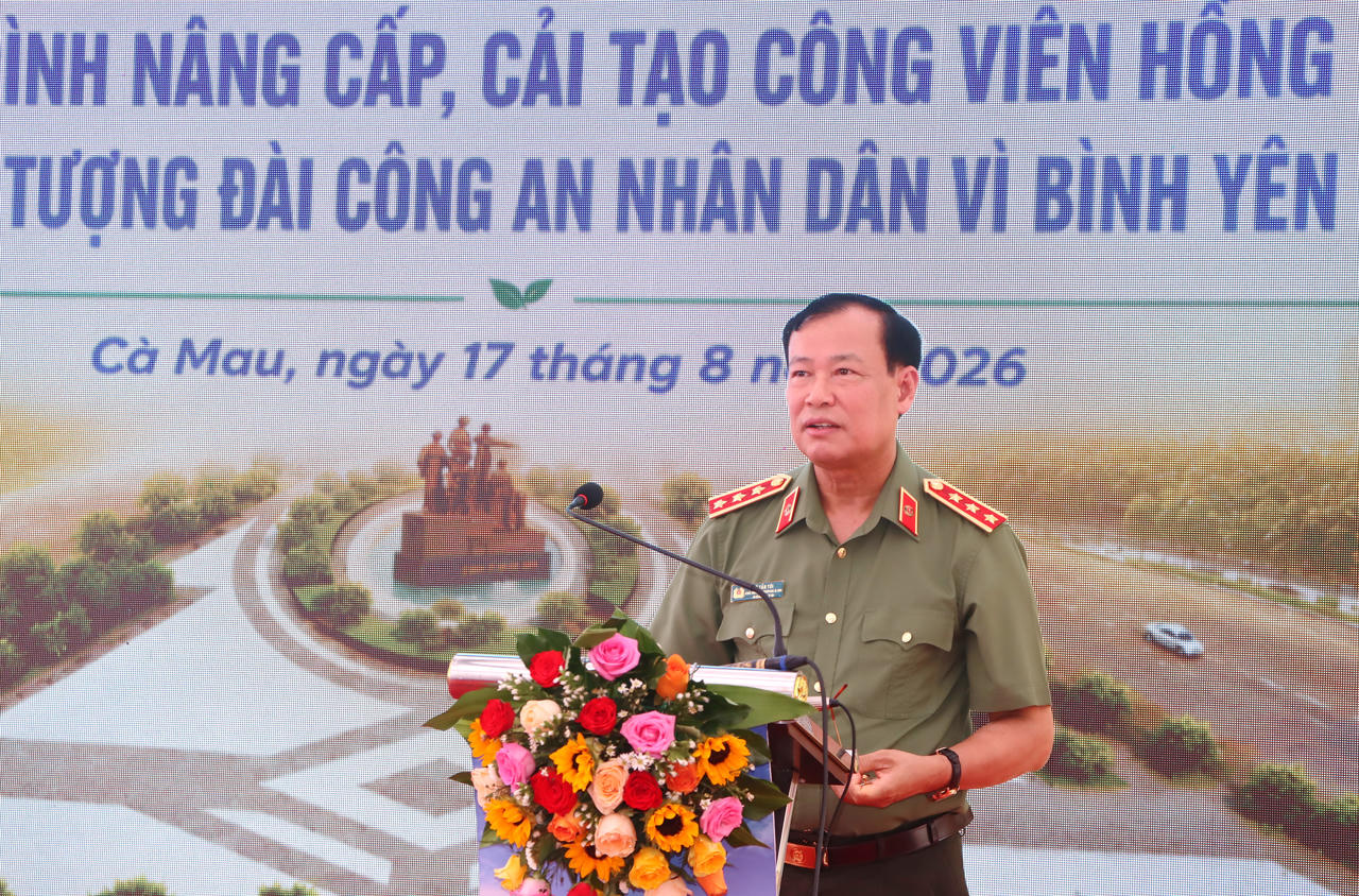 Thượng tướng Lê Tấn Tới phát biểu tại buổi lễ (Ảnh: Trọng Nguyễn).