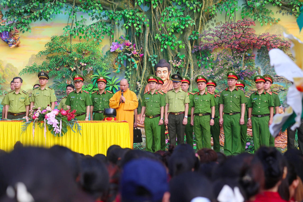 Phóng sinh theo hướng dẫn của C05
Phóng sinh theo hướng dẫn của C05