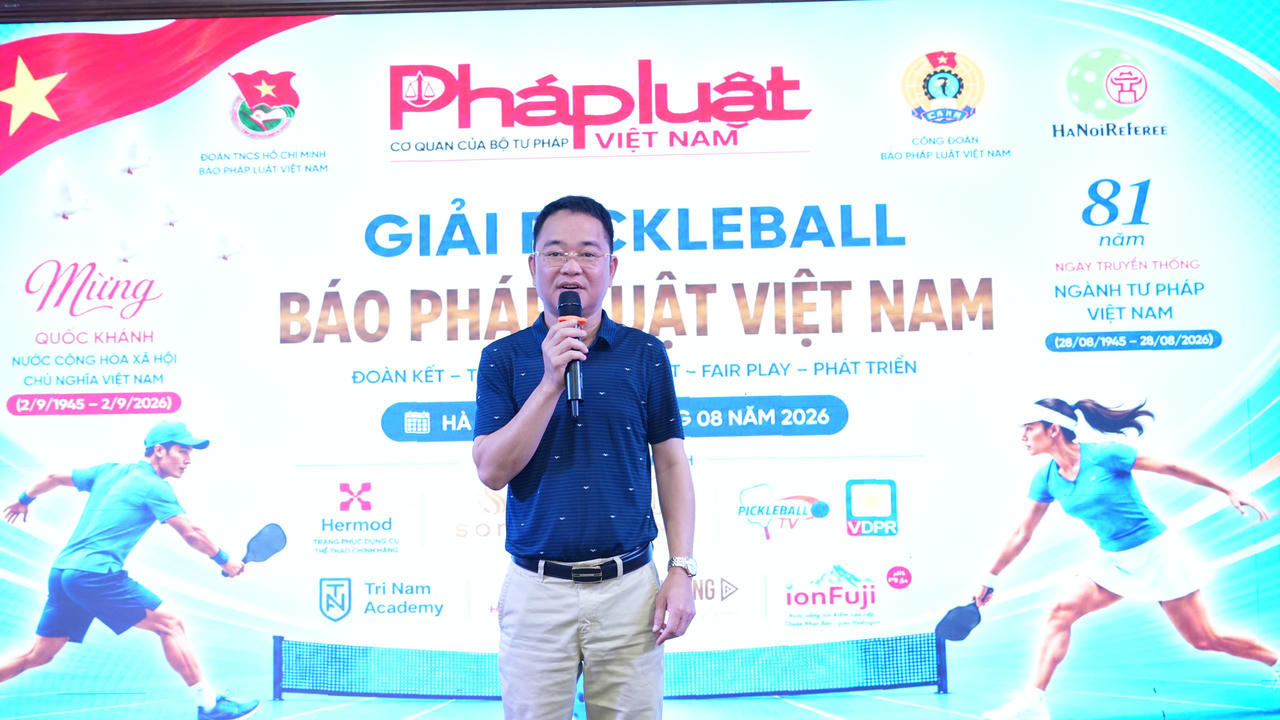 Tiến sĩ Vũ Hoài Nam, Bí thư Đảng ủy, Tổng Biên tập Báo Pháp luật Việt Nam phát biểu tại Chương trình
