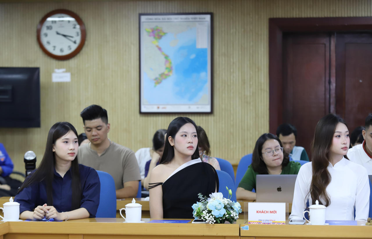 Một số đại sứ đồng hành cùng chương trình Chia sẻ cùng thầy cô 2026. (Ảnh: Đ. Hải)