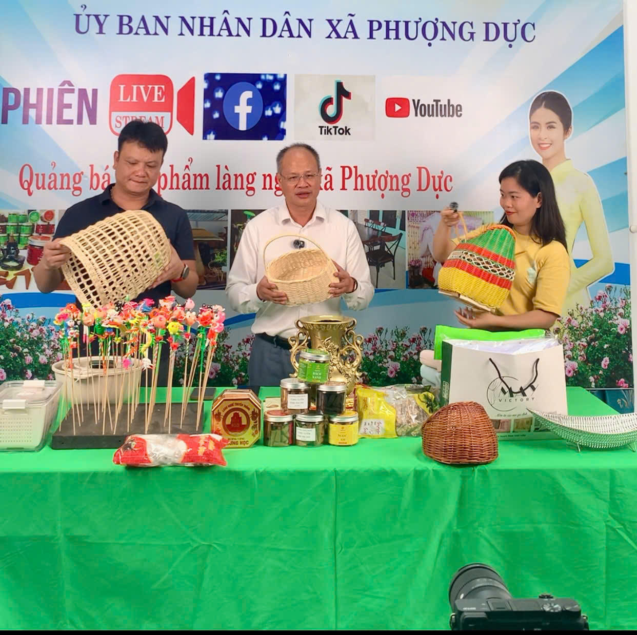 Học và làm theo tư tưởng, đạo đức, phương pháp, phong cách Hồ Chí Minh: Đo bằng hiệu quả, nhìn từ lòng dân - Bài 2: Đổi mới phương thức thực hiện, lấy dân làm gốc
