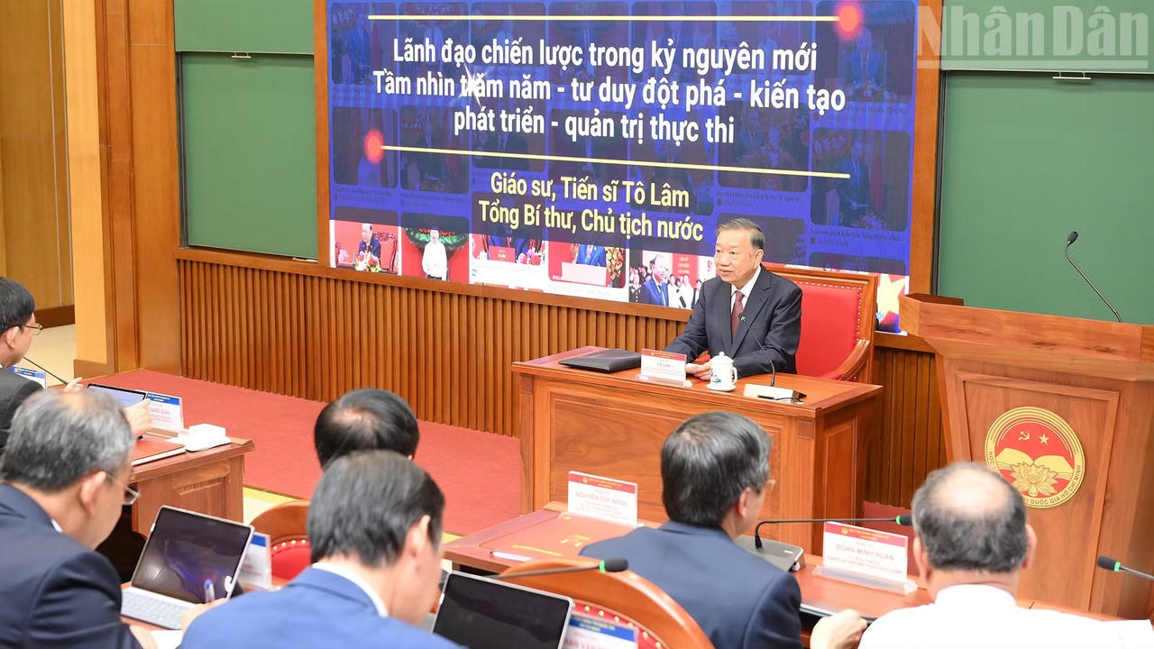 Vị trí càng cao, yêu cầu tự học, tự rèn, tự soi, tự sửa càng cao