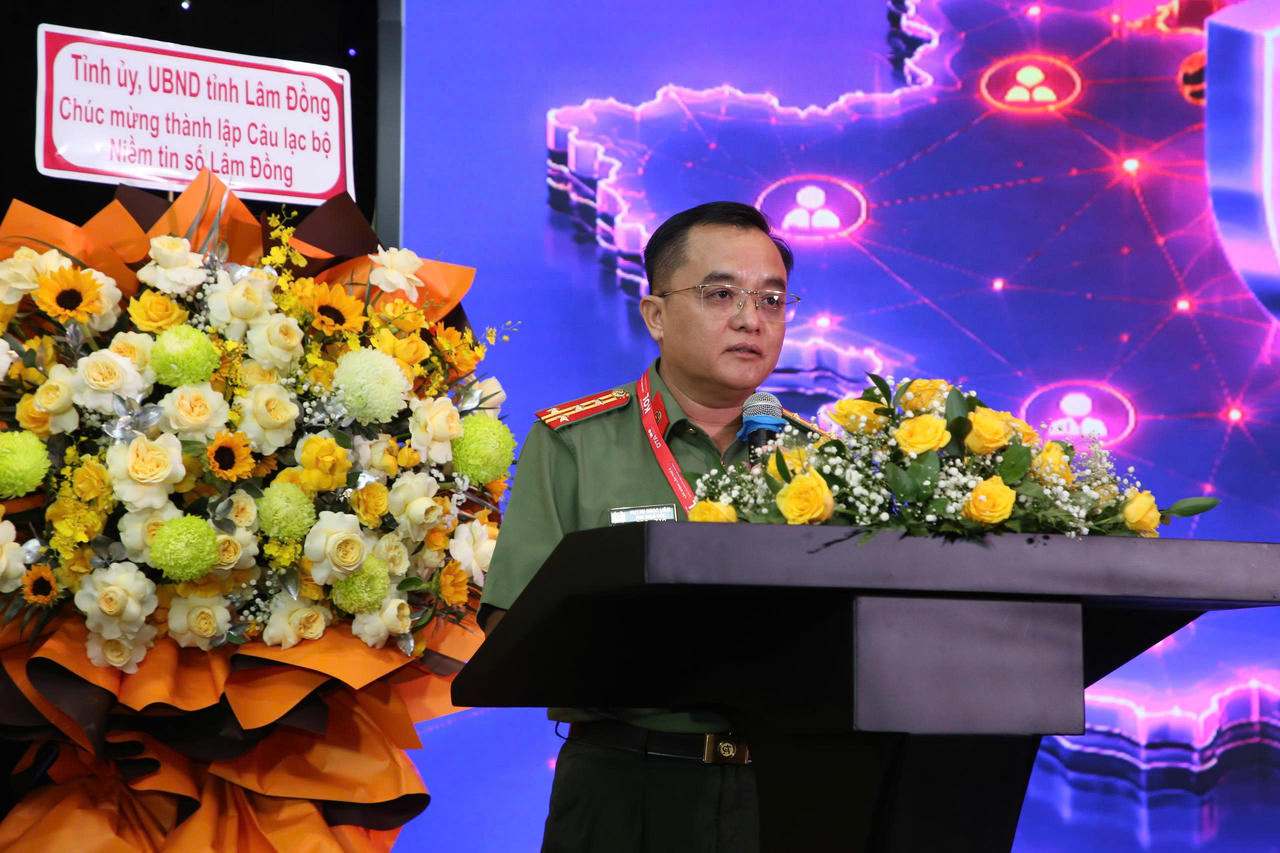 Đại tá Huỳnh Ngọc Liêm, Phó Giám đốc Công an tỉnh Lâm Đồng phát biểu tại sự kiện. Ảnh: N.Luân.