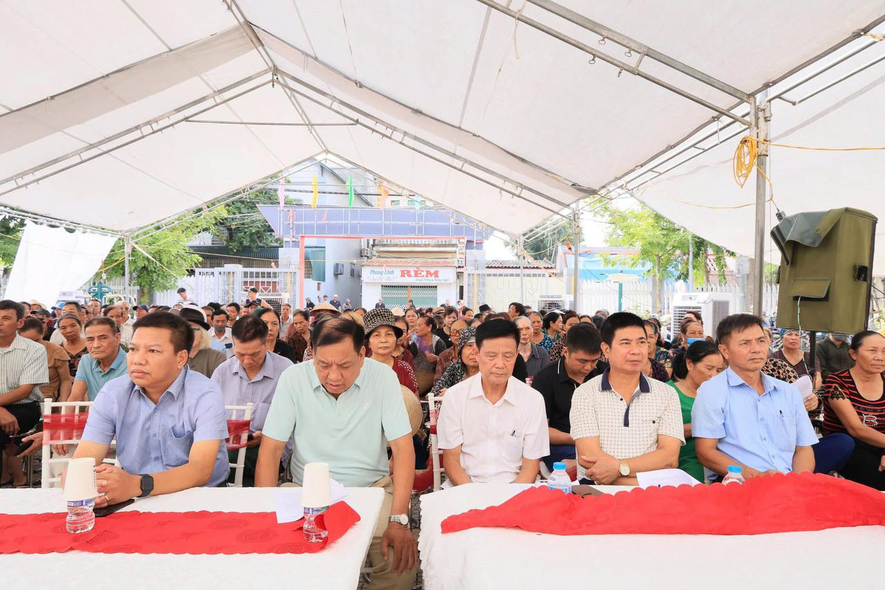 Hội đồng Bồi thường, hỗ trợ, tái định cư và Tổ công tác giải phóng mặt bằng xã Thư Lâm tổ chức hội nghị thông tin tới người dân về công tác GPMB Dự án Khu công nghiệp Đông Anh.