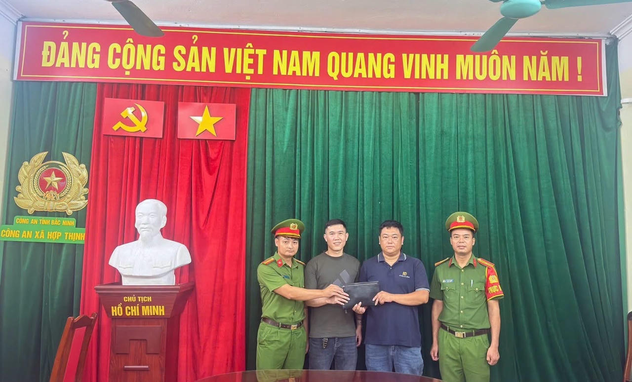 Một công dân Trung Quốc viết thư cảm ơn sau khi nhận lại hơn 70 triệu đồng và chiếc ví đánh rơi
