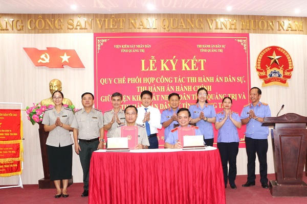 Viện Kiểm s&aacute;t nh&acirc;n d&acirc;n v&agrave; Thi h&agrave;nh &aacute;n d&acirc;n sự tỉnh Quảng Trị k&yacute; kết Quy chế phối hợp