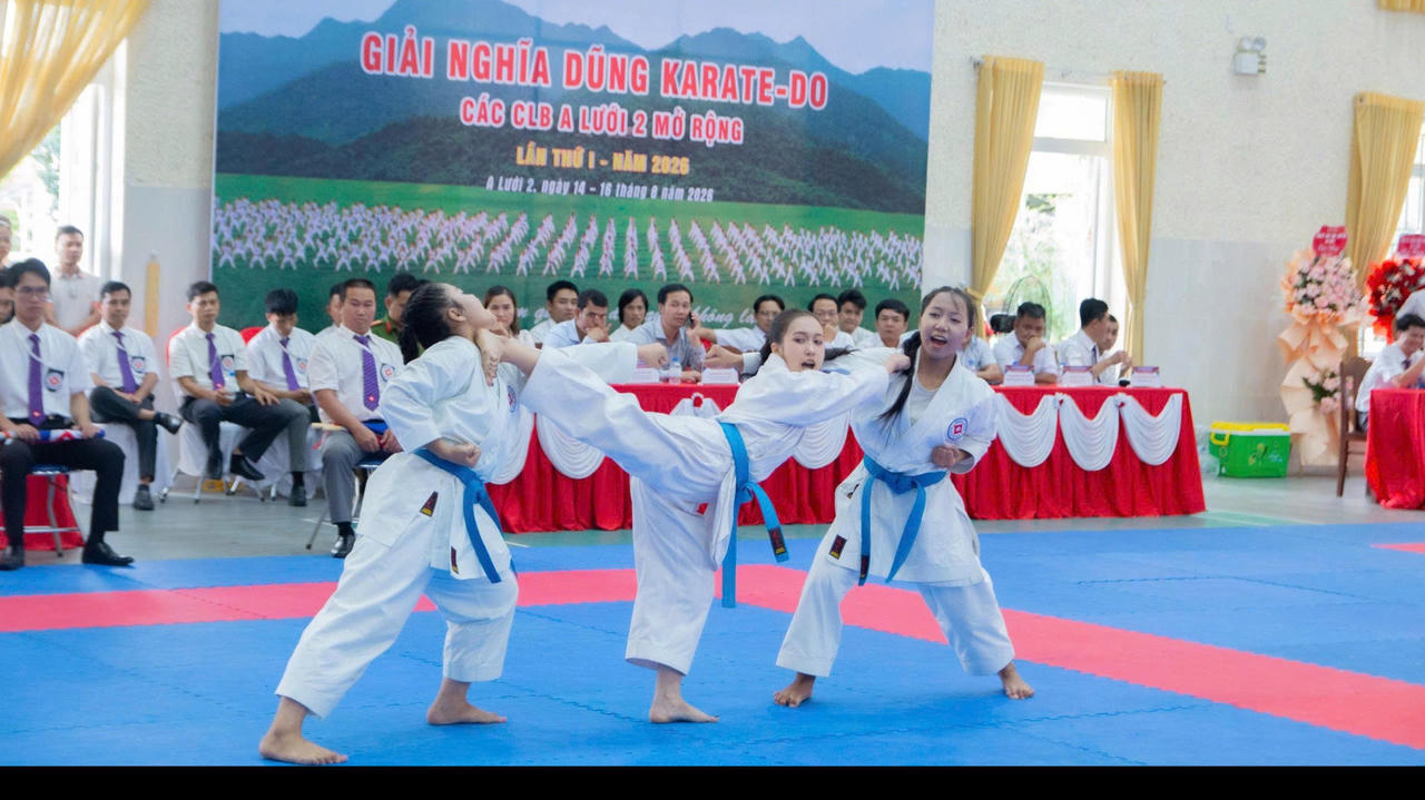 Gần 500 võ sinh về vùng núi phía Tây Huế tranh tài Karate-Do