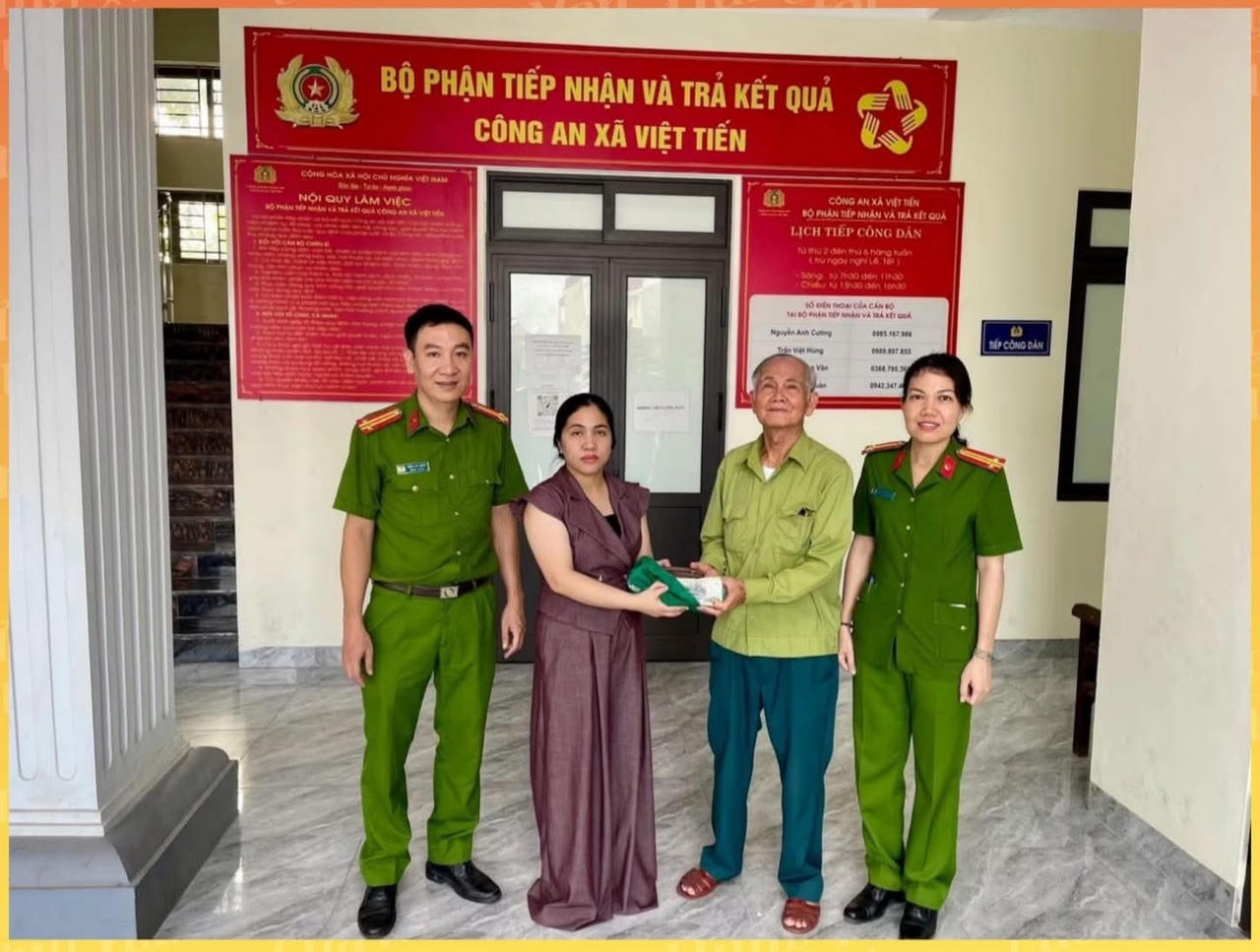 Nhặt được 400 triệu đồng, người phụ nữ mang đến Công an xã nhờ tìm người đánh rơi