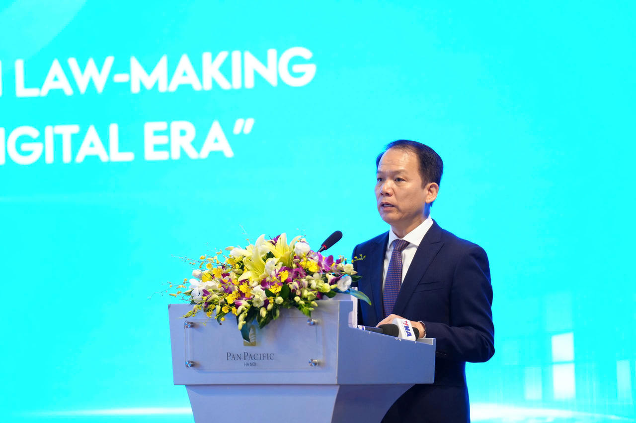 Bộ trưởng Bộ Tư pháp Hoàng Thanh Tùng phát biểu khai mạc Diễn đàn.
