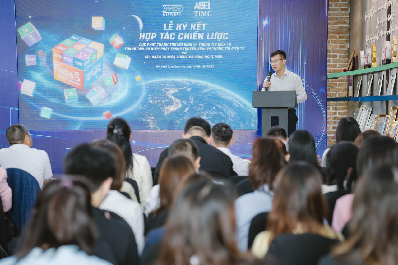 Ông Nguyễn Chấn - Phó Cục trưởng Cục PTTH &TTĐT phát biểu. Ảnh: MCV