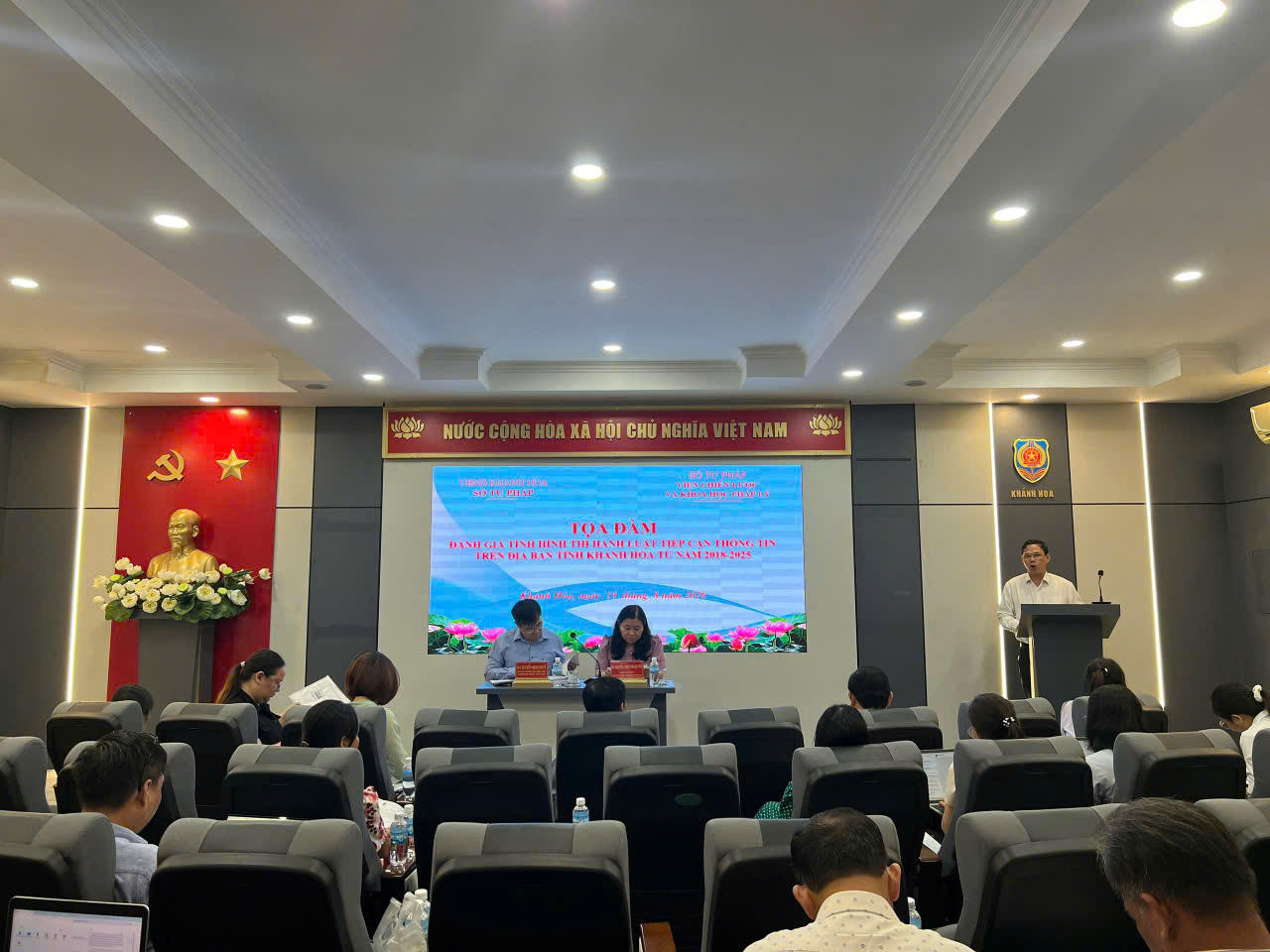 Quang cảnh buổi tọa đàm. Ảnh: THIÊN THANH