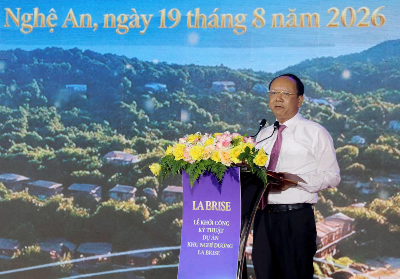 Phó Chủ tịch Thường trực UBND tỉnh Bùi Thanh An phát biểu tại Lễ khởi công (ảnh P. Quỳnh)