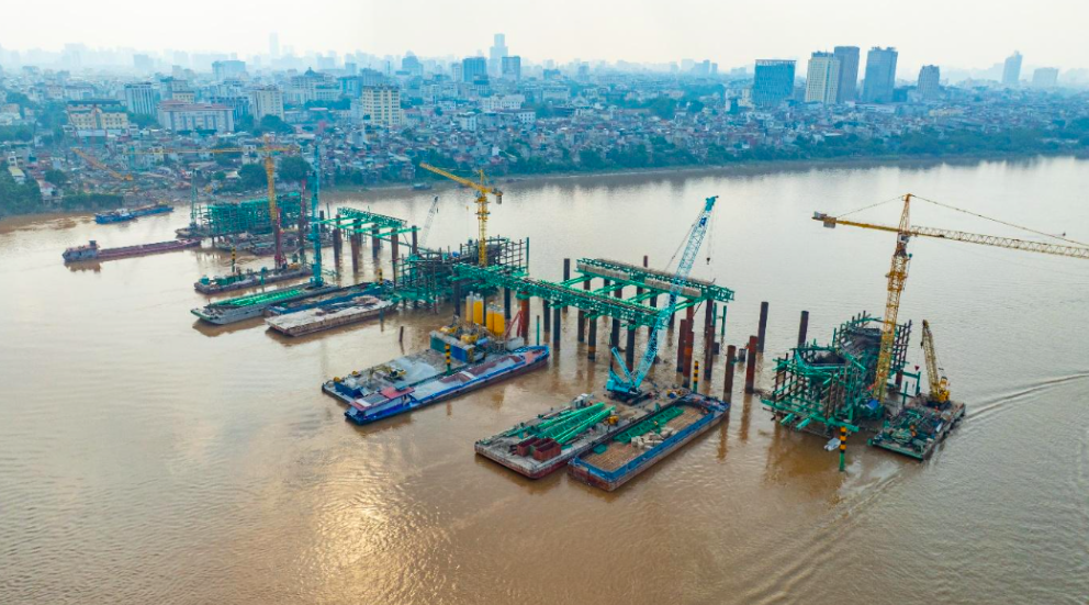 Đại công trường Cầu Trần Hưng Đạo ngày đêm bứt tốc, sẵn sàng lắp dựng vòm thép vô cực