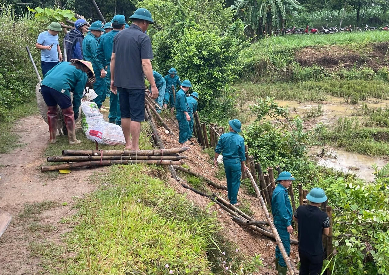Cần chủ động ứng phó nguy cơ mưa lớn, lũ ống, lũ quét, sạt lở đất tại Nghệ An