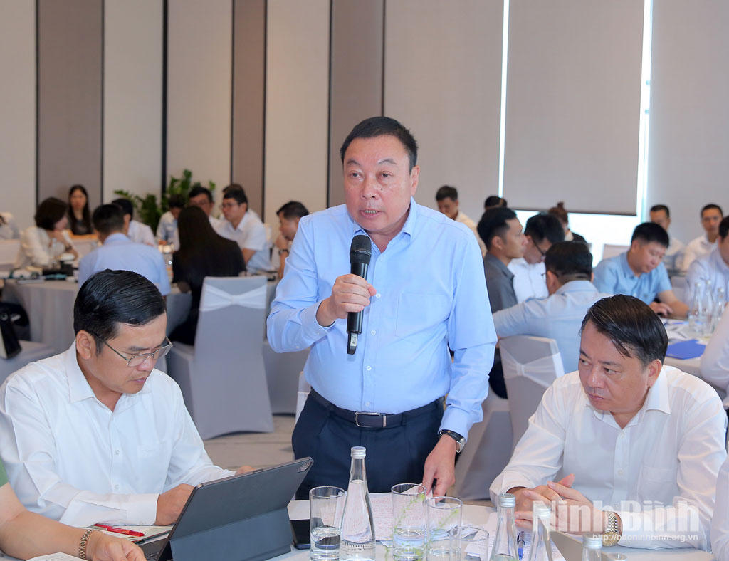 Ông Đinh Văn Tiên, Ủy viên Ban Thường vụ Tỉnh ủy, Giám đốc Sở Nông nghiệp và Môi trường phát biểu tại Chương trình. Ảnh: Nguyễn Thơm - Anh Tuấn/Báo Ninh Bình
