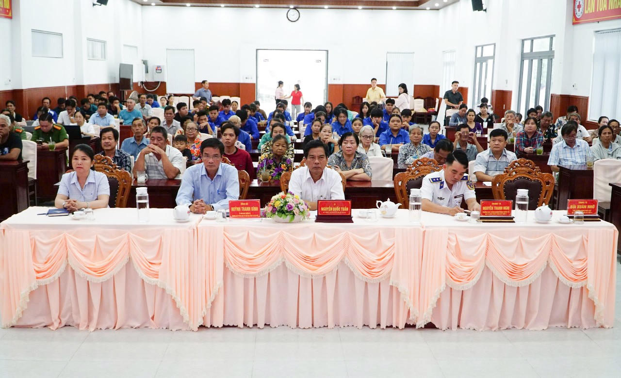 Quang cảnh buổi tuyên truyền. Ảnh: Thanh Nghị