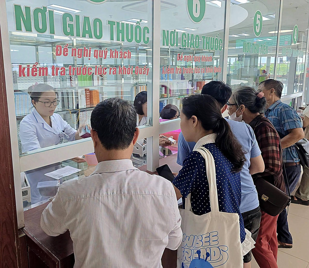 Khi nào bệnh nhân điều trị dài ngày được BHYT chi trả 100%?