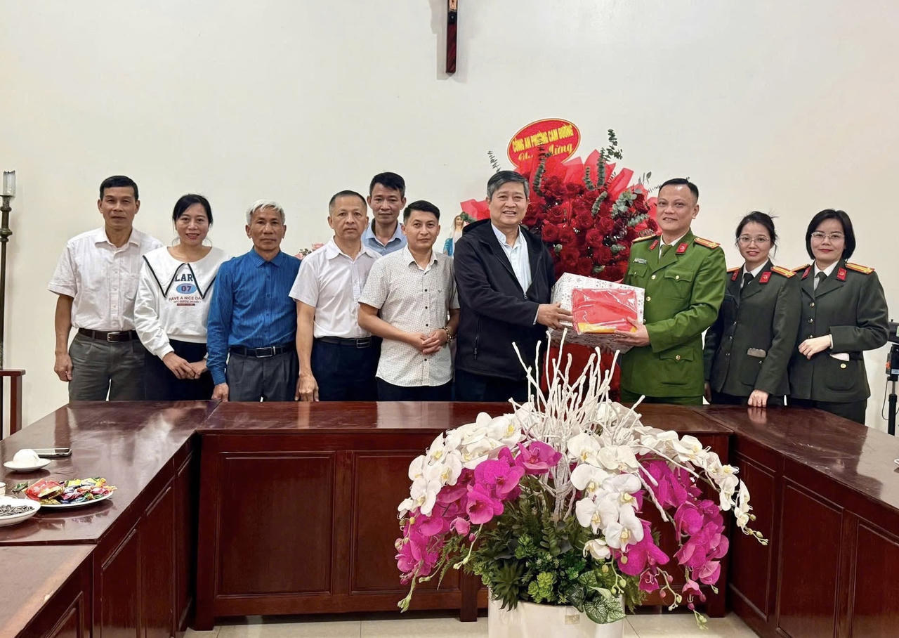 Với Thượng tá Nguyễn Thanh Phúc, dân vận là quá trình đồng hành, lắng nghe và cùng người dân giải quyết các vấn đề từ cơ sở. (Ảnh: Thúy Hà)