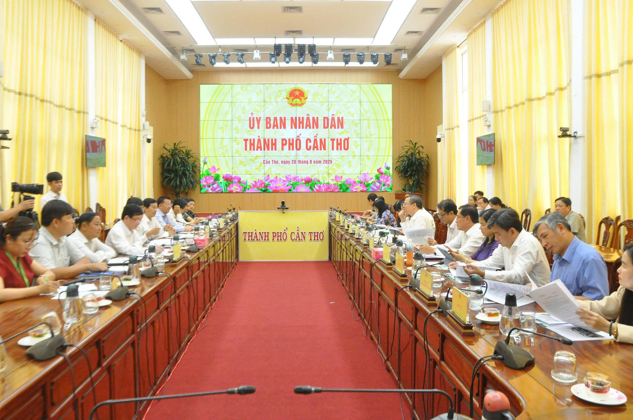 Quang cảnh buổi làm việc. (Ảnh: Hà Vy)