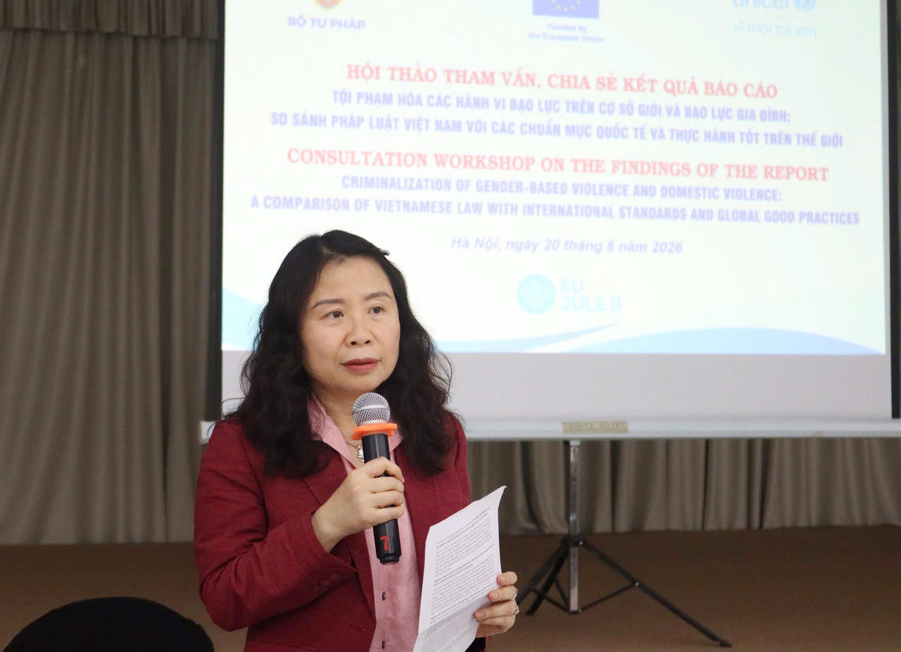 Chuyên gia bảo vệ trẻ em thuộc UNICEF Việt Nam Nguyễn Thanh Trúc phát biểu tại Hội thảo.