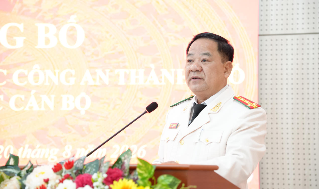 Đại tá Nguyễn Văn Võ – Trưởng phòng Cảnh sát giao thông phát biểu nhận nhiệm vụ. Ảnh: Công an Đồng Nai