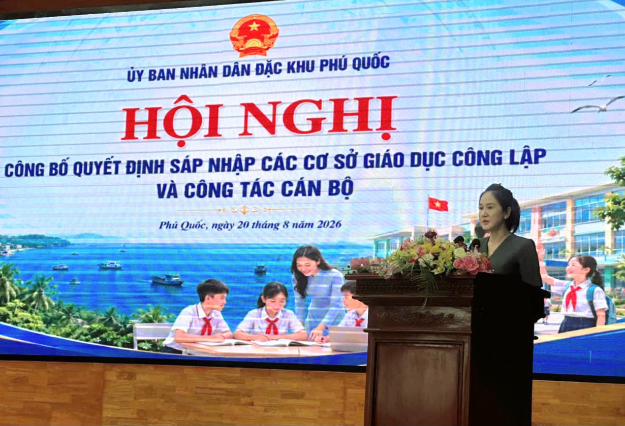 Bà Nguyễn Thị Kim Loan - Phó Chủ tịch UBND Đặc khu Phú Quốc phát biểu