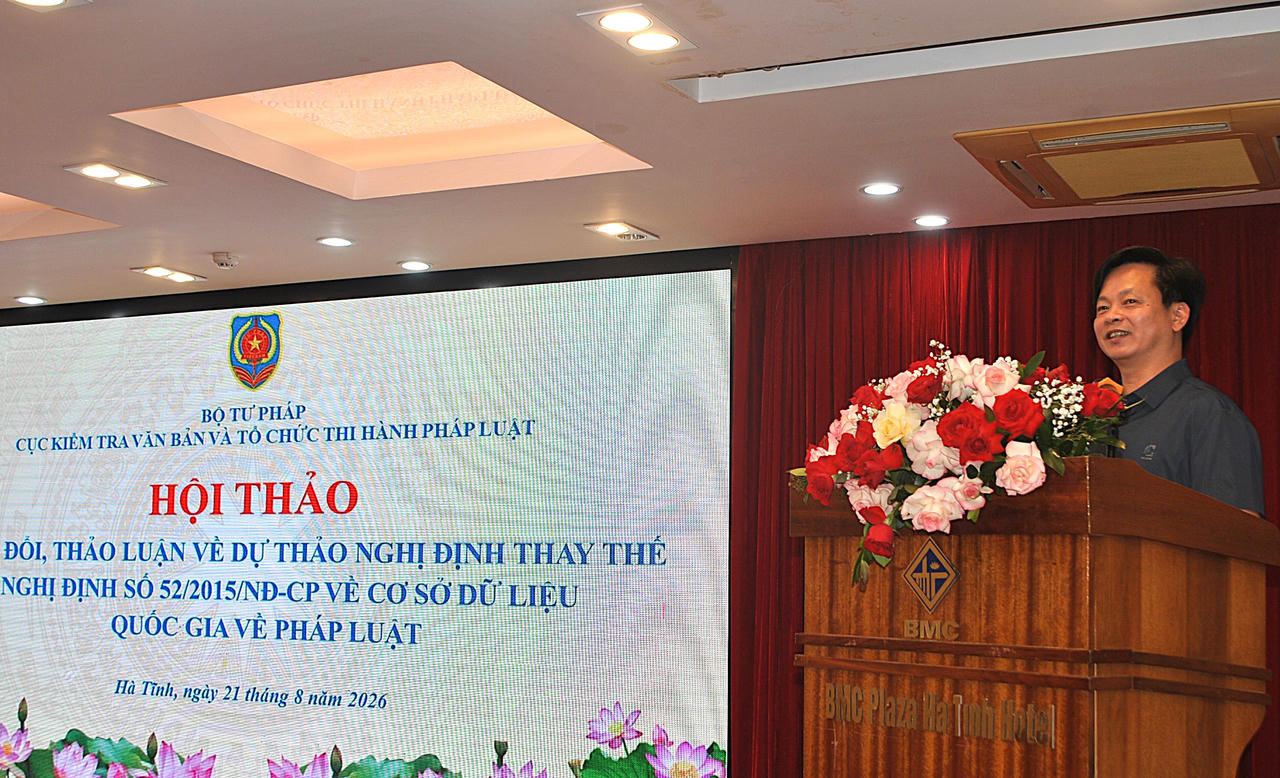 Ông Nguyễn Duy Thắng- Phó Cục trưởng Cục Kiểm tra văn bản và Tổ chức thi hành pháp luật (Bộ Tư pháp) phát biểu tại Hội thảo. Ảnh: PV 