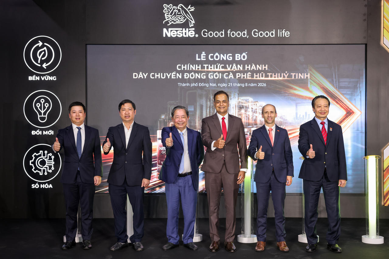 Nestlé Việt Nam chính thức đưa vào vận hành Dây chuyền đóng gói cà phê hòa tan trong hũ thủy tinh (Jar Line) tại Nhà máy Nestlé Trị An, thành phố Đồng Nai. Ảnh: Nestlé